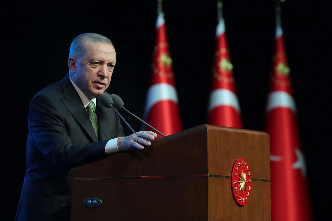 Cumhurbaşkanı Erdoğan: Tüm memurlarımızın ek göstergelerini 600 puan artıracağız